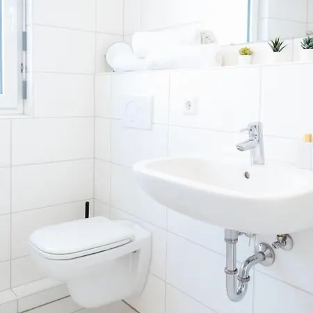 4-zimmer-apartment - Messe - Airport - Tiefgarage - 3-schlafzimmer - Kueche * 라인펠덴에흐터딘겐